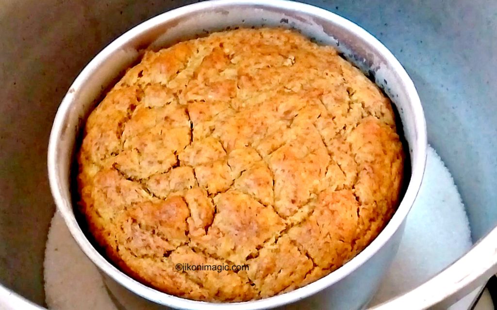 Eggless Moist Banana Cake in Pressure Cooker | Sufuria | Baking Without Oven